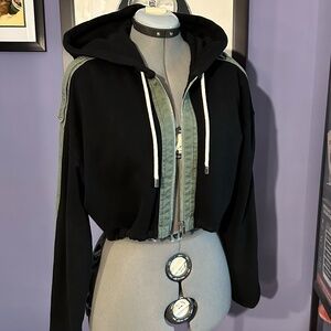 *NWT* DEREK LAM 10 CROSBY zip crop Hoodie sweatshirt L Black/Army Green